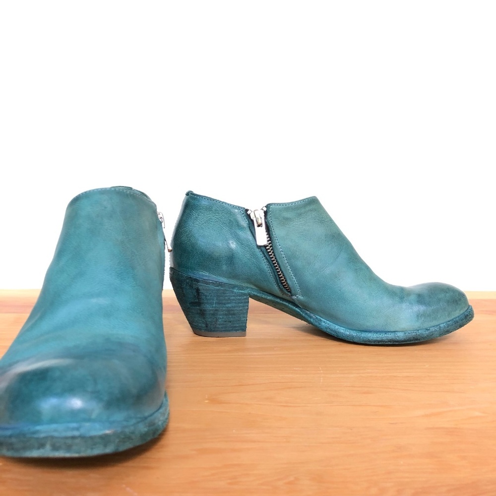 Officine Creative low ankle boots, unusual color